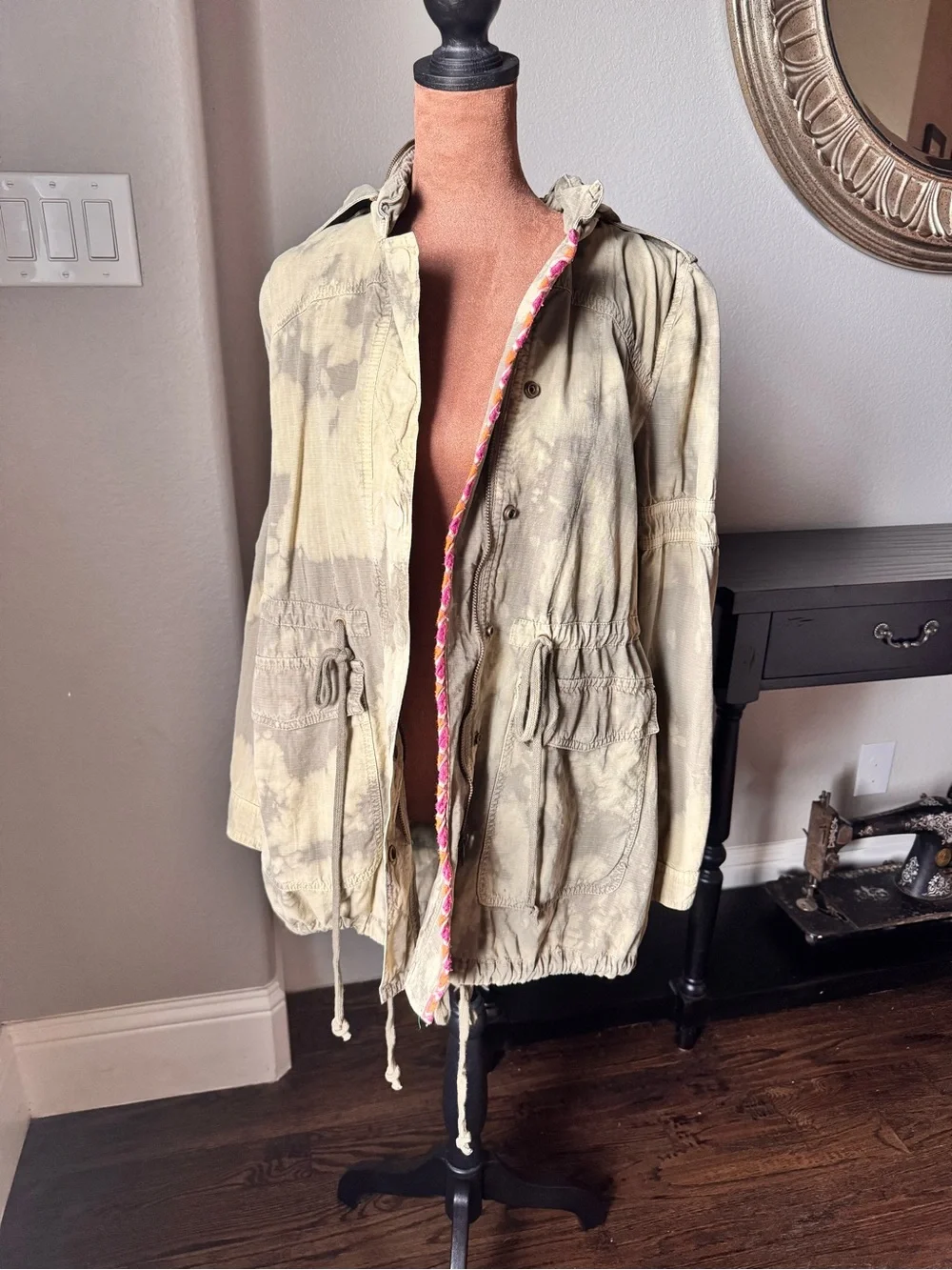 Free People Olive Embroidered Hooded Utility Jacket Festival Boho Size 6 Camo